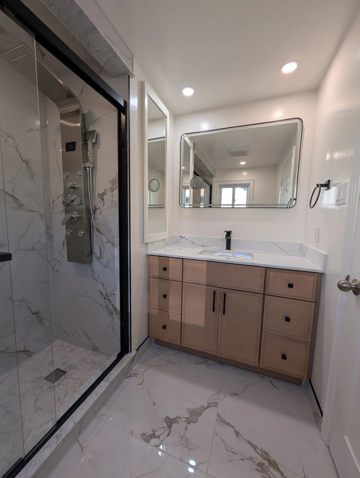 Warm wood. Clean contrast. Oakville renovation